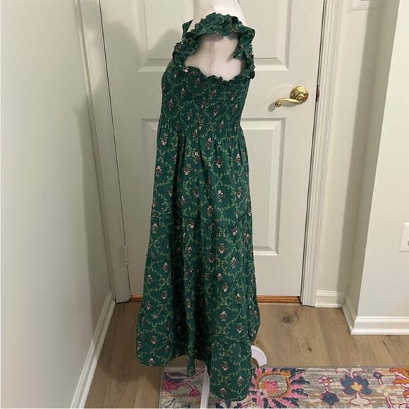 Hill House Ellie Nap Dress in Emerald Trellis Floral
Size XS - Picture 8 of 11